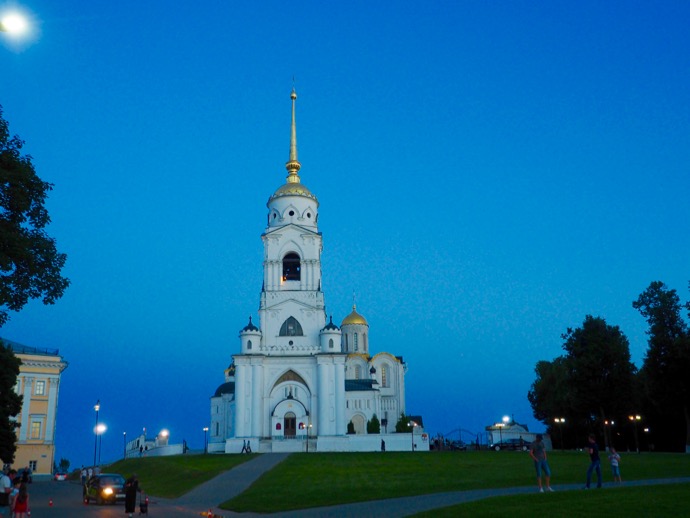 夕暮れ時のウスペンスキー大聖堂