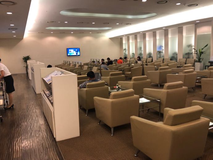 釜山　金海国際空港　KAL LOUNGE　おすすめ　プライオリティパスで無料　室内の様子