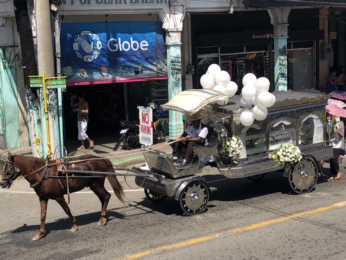 フィリピンの霊柩車