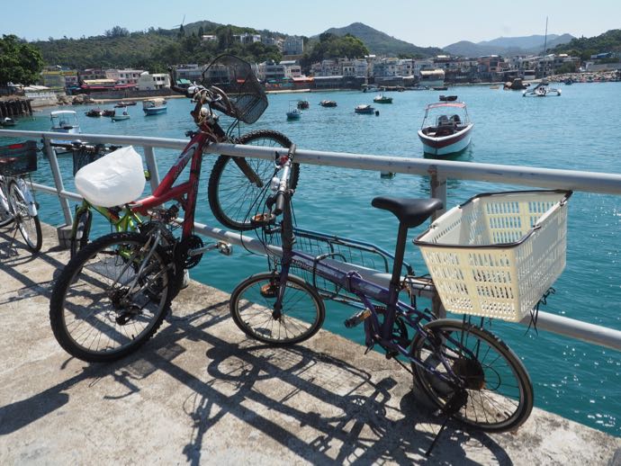 溶樹湾に停車する自転車