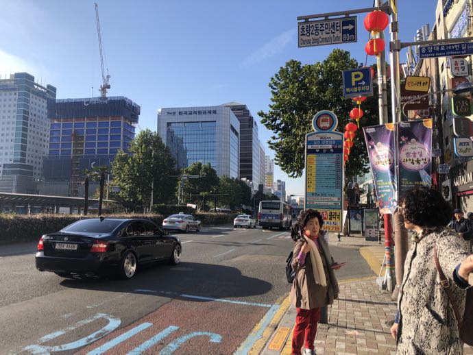釜山駅の前のバス停