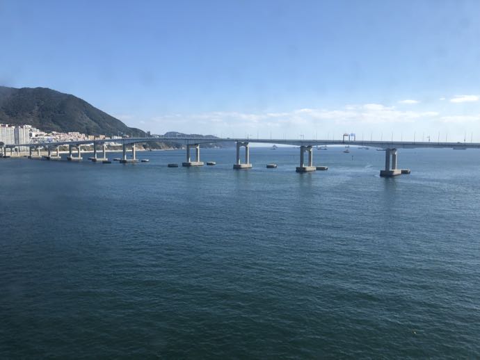 釜山の海と橋