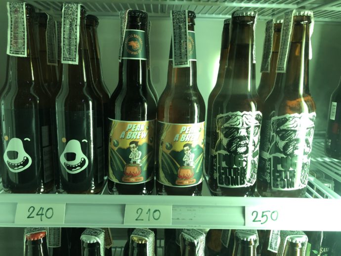 冷蔵庫の中のクラフトビール