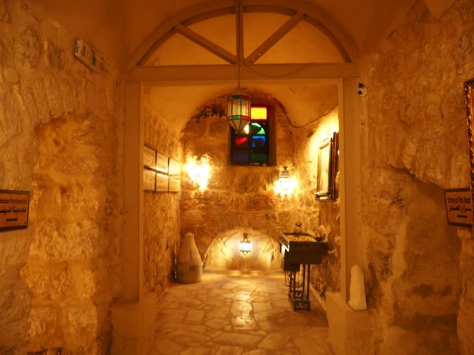 ラテン修道院の地下博物館