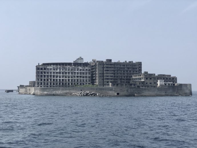 軍艦島を撮影するベスポジ座席はどこ 軍艦島ツアーの疑問 アンサー Olコムギの週末弾丸旅ブログ 軍艦島を撮影するベスポジ座席はどこ 軍艦島ツアーの疑問 アンサー Olコムギの週末弾丸旅ブログ