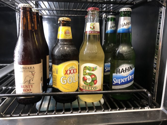 冷蔵庫に冷えたアルコール