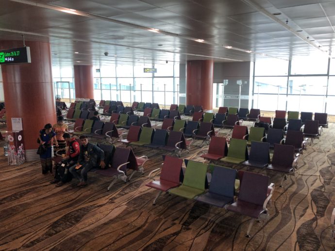 ミャンマー空港の椅子