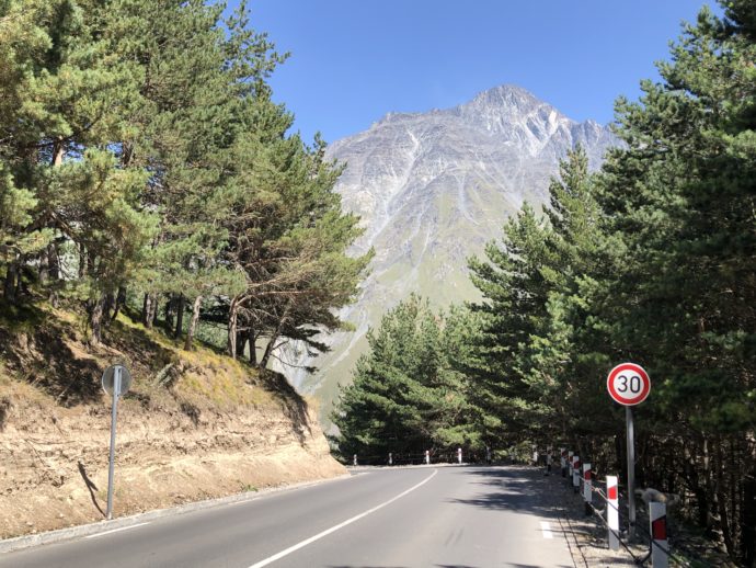 絶景 トレッキングルートを歩いてツミンダ サメバ教会へ Olコムギの週末弾丸旅ブログ