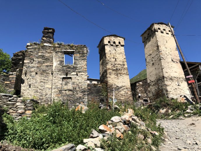 ウシュグリ村の復讐の塔