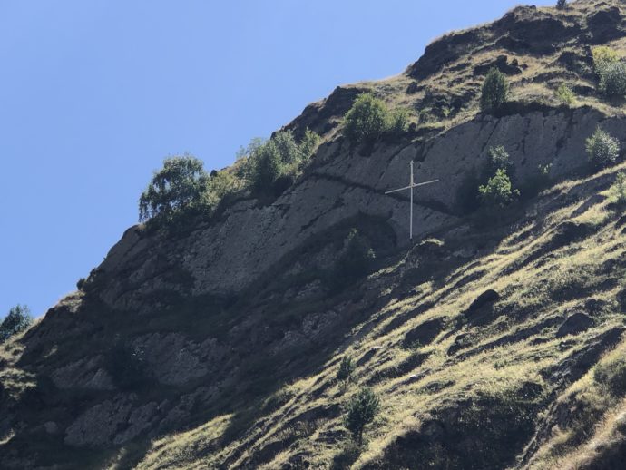 崖の十字架