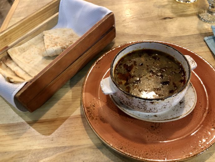 アルメニアのスープとパン