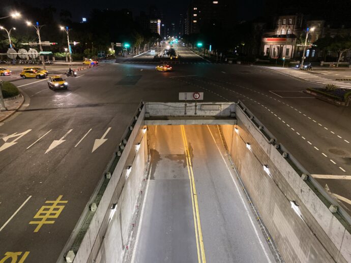 夜の台北中央駅