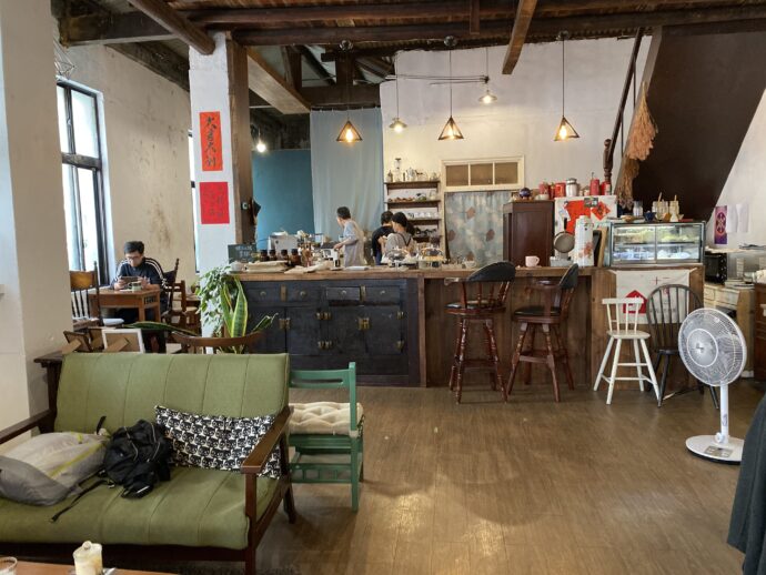 角公園珈琲の店内