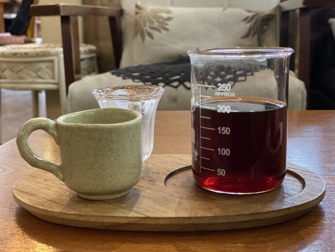 ビーカー入りコーヒー