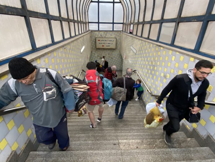 カイロ鉄道駅の階段
