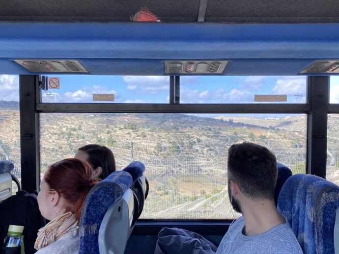 アラブバスの車窓から見える景色