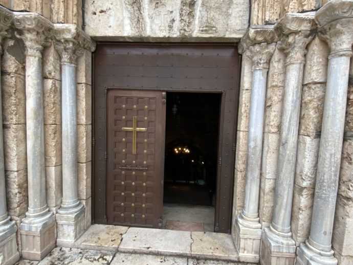 マリアの墓の教会の入り口