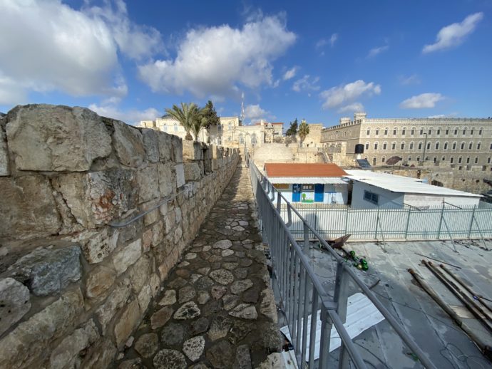 城壁めぐりのコースから眺めるエルサレム旧市街