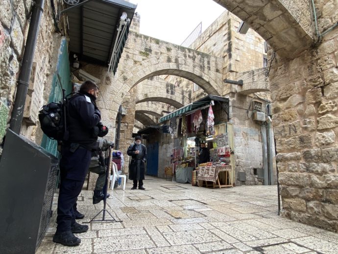 イスラエル兵が警備するエルサレム旧市街