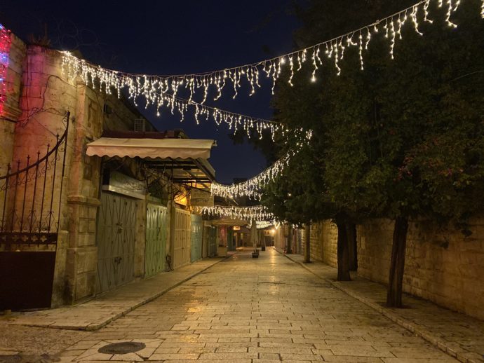 早朝のエルサレム旧市街