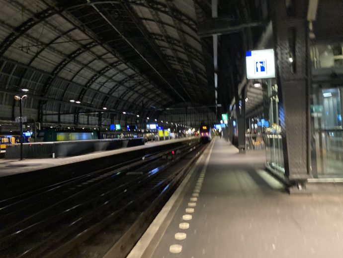 アムステルダム中央駅のホーム