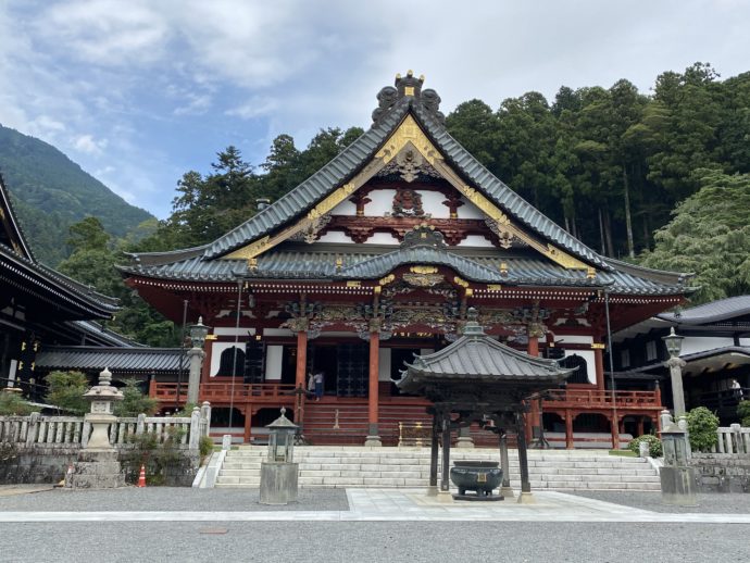 久遠寺の祖師堂