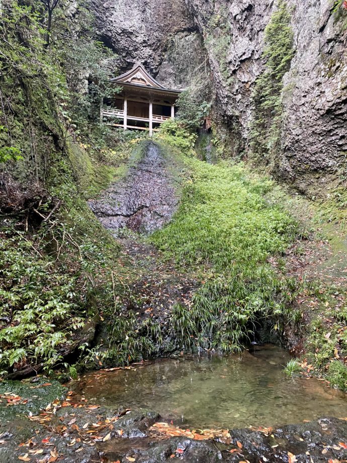 鰐淵寺の浮浪の滝