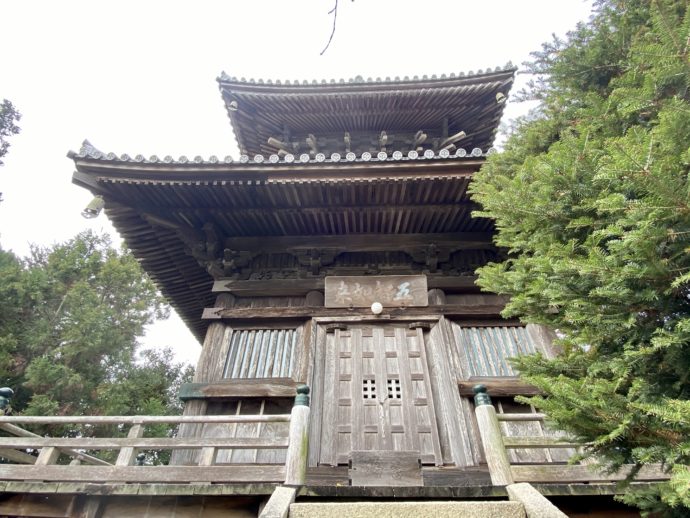霊山寺の多宝塔