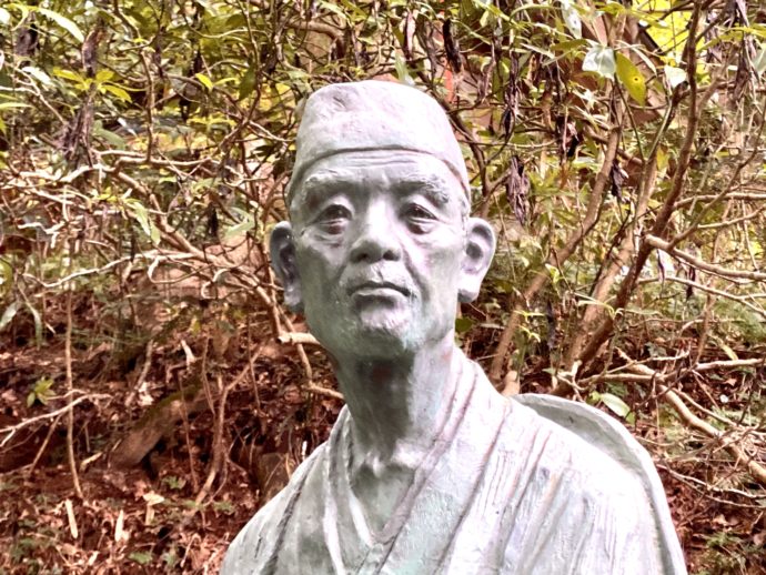 松尾芭蕉の像