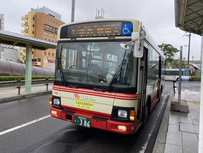 米子駅前のバス