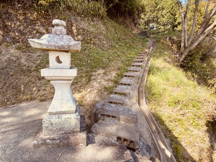 金刀比羅神社からの階段