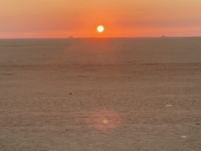 エジプト南部の美しい朝焼け