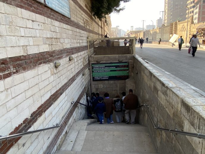 コプト教会群への地下への入り口