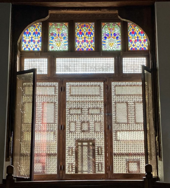 ステンドグラストムシャラビの窓