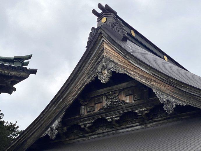 瑞泉寺本堂の屋根