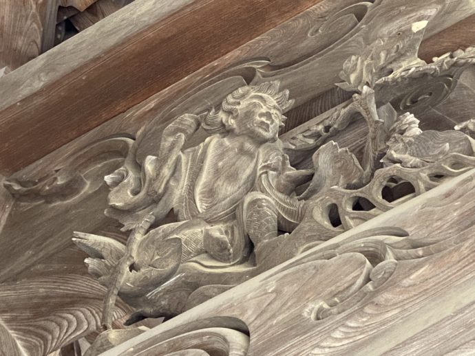 瑞泉寺山門の井波彫刻