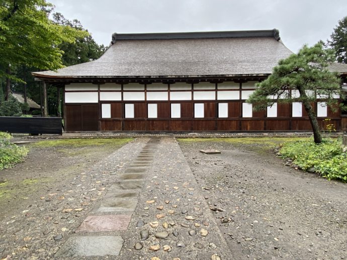 長勝寺の本堂