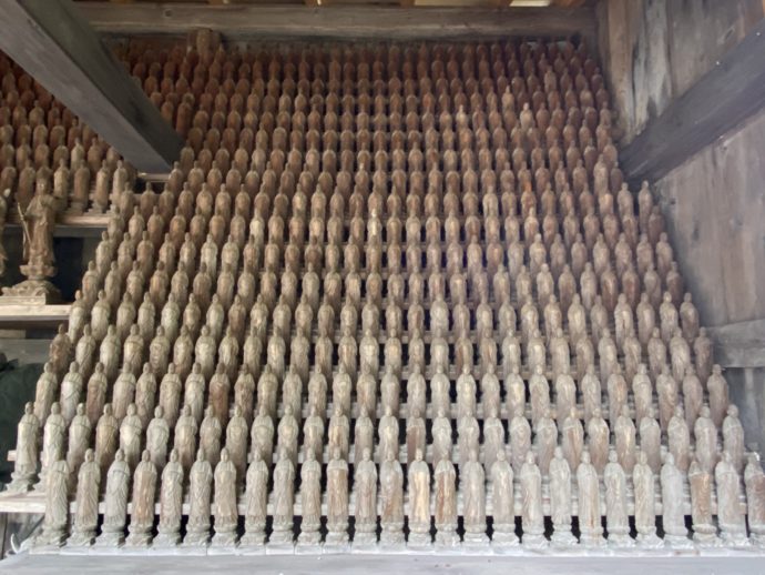 長勝寺の仏像群