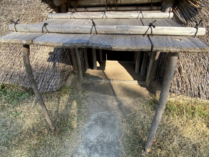 竪穴住居の入り口