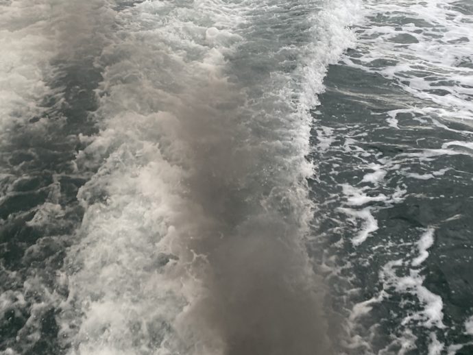 船から排出される排気ガス