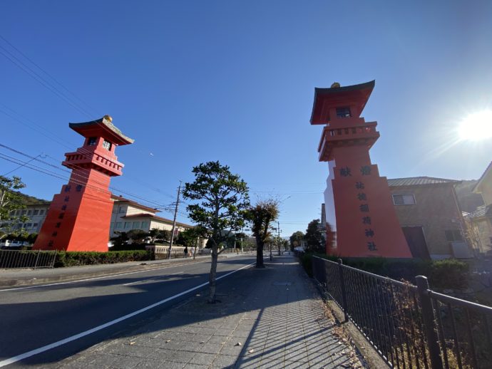祐徳稲荷神社の赤い灯篭