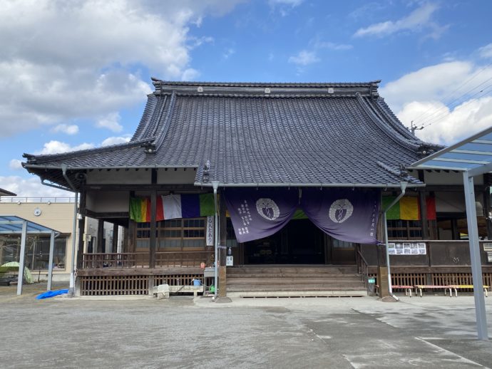 楽行寺の本堂