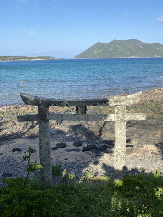 地ノ神島神社の肥前型鳥居と野崎島
