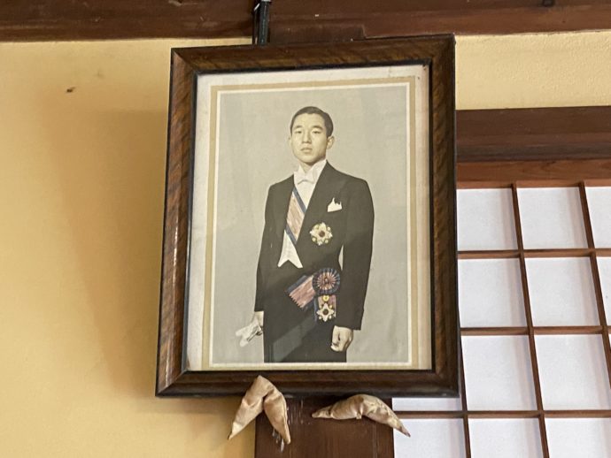 野崎島の神官屋敷の上皇のお写真