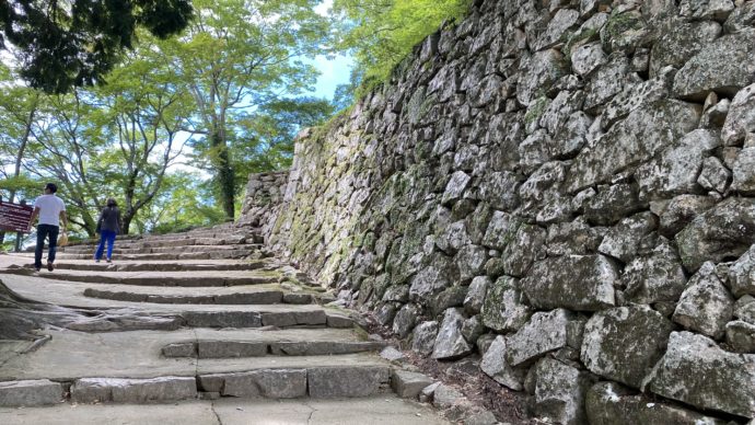 石垣と階段