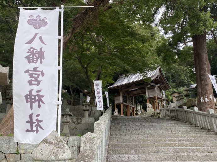 厳原八幡宮神社の参道