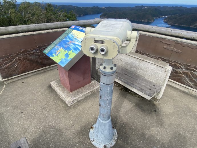 烏帽子岳展望所の望遠鏡
