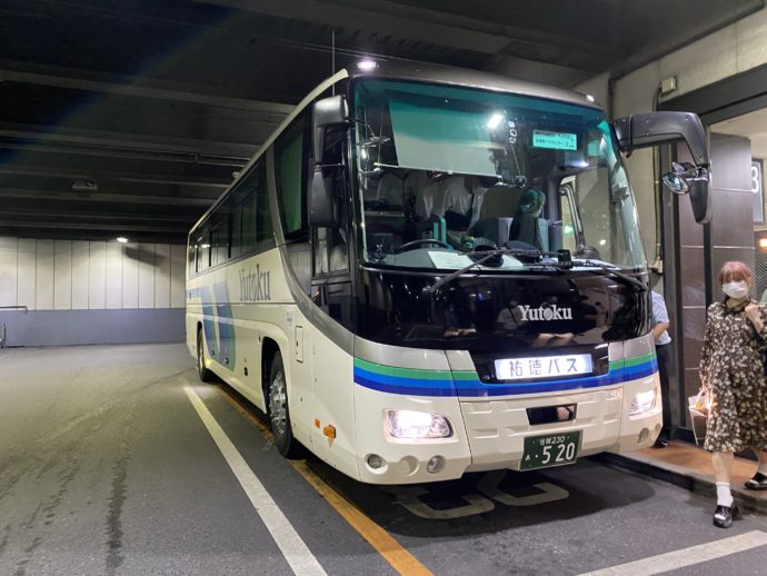 博多バスターミナルに到着したバス