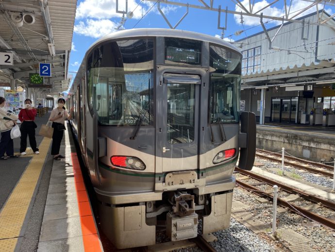 紀伊田辺駅にはいってきた電車
