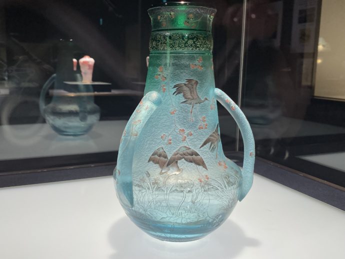 ドーム兄弟『鷲に水草文三耳花瓶』　撮影場所：北澤美術館　